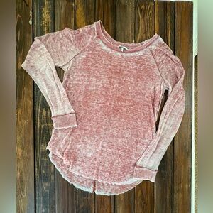 BKE Women’s Distressed Style Top
Size: Large